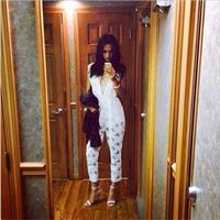 Shanina Shaik taking a selfie