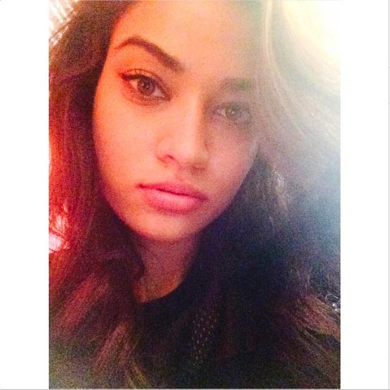 Shanina Shaik taking a selfie