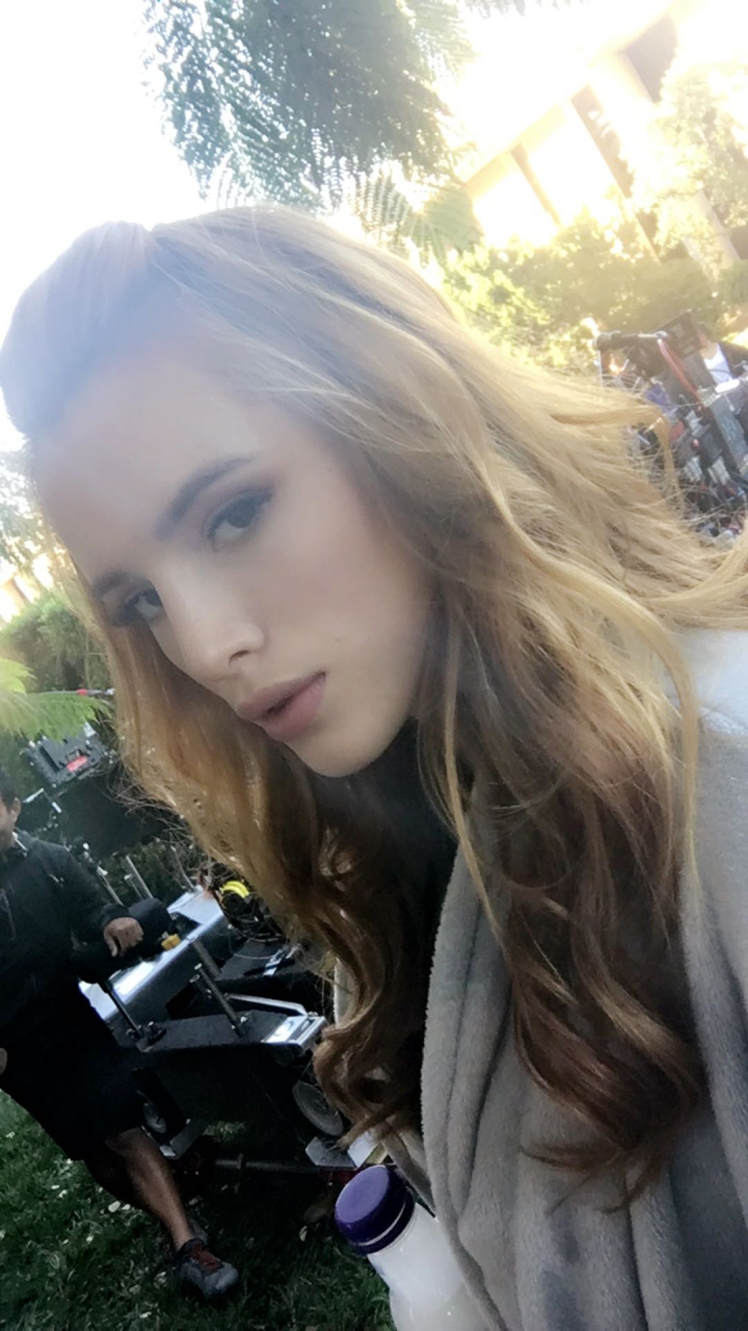 Bella Thorne taking a selfie