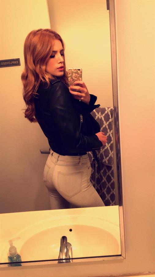 Bella Thorne taking a selfie and - ass