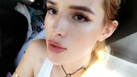 Bella Thorne taking a selfie