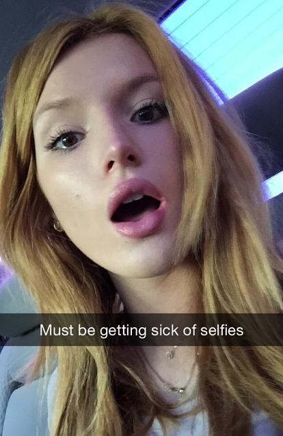 Bella Thorne taking a selfie