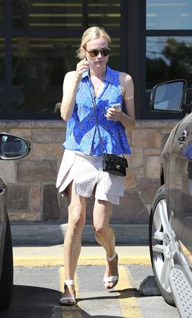 Diane Kruger shops at the Gelsons in Los Feliz August 21, 2014