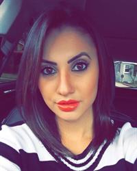 Francia Raisa taking a selfie