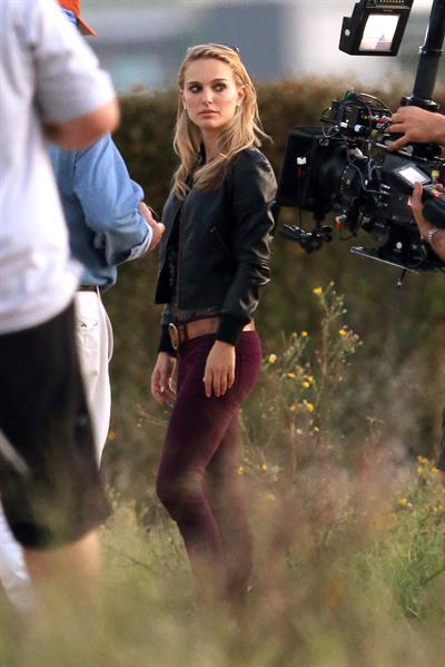 Natalie Portman on the set of a Terrence Malick film in Austin 10/20/12 