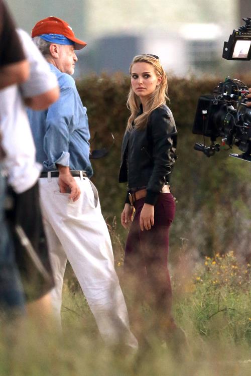 Natalie Portman on the set of a Terrence Malick film in Austin 10/20/12 