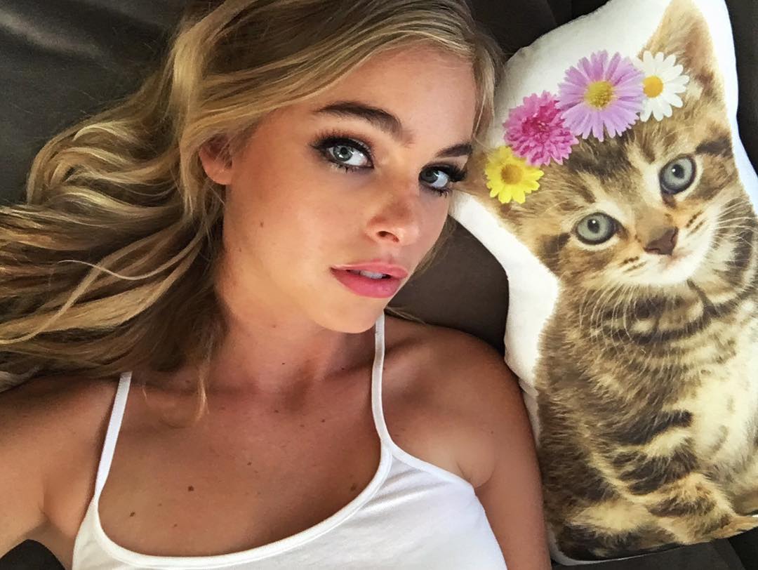 Elizabeth Turner taking a selfie