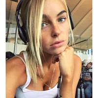 Elizabeth Turner taking a selfie