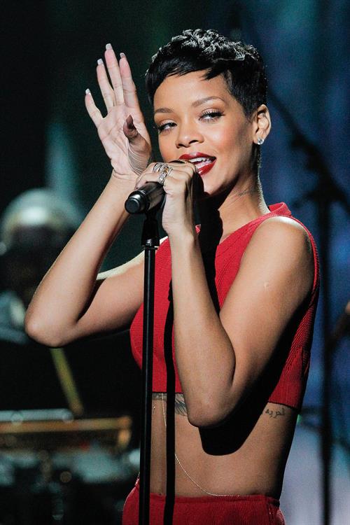 Rihanna La Chanson De L’Annee 2012 in Paris 12/11/12 