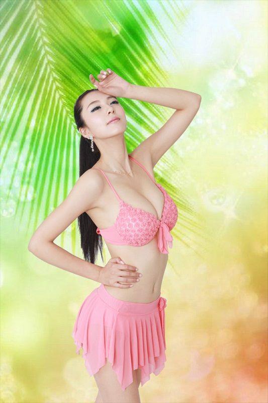 Ai Shang Zhen in a bikini