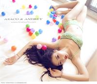 Chen Chao Zi in lingerie