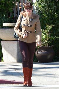 Rose Mc Gowan Has lunch with her boyfriend in LA 09.11.12 