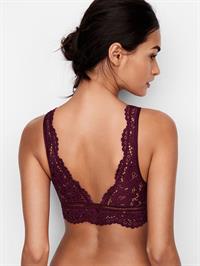 Gizele Oliveira in lingerie