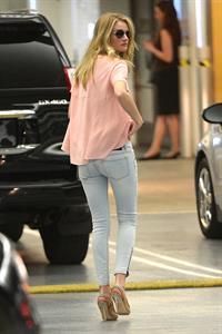 Rosie Huntington-Whiteley lunch at Soho House in LA 3/13/13 