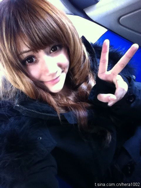 Hera Miao Miao taking a selfie