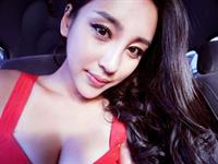 Hu Meng Yuan taking a selfie