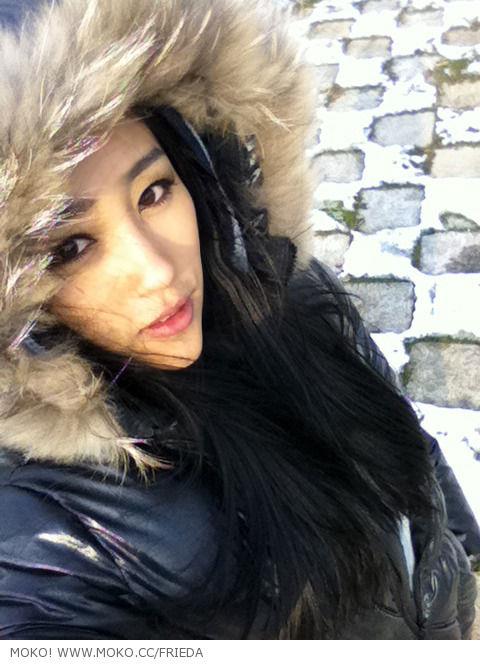 Hu Meng Yuan taking a selfie