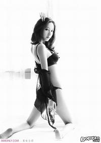 Huang Fu Lin in lingerie