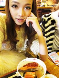 Huang Yi Lin taking a selfie