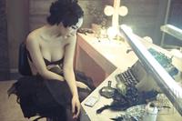 Jin Mei Xin in lingerie