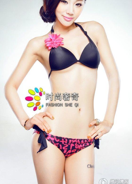 Jin Mei Xin in lingerie