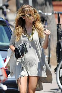 AnnaLynne McCords dress blew up to reveal her underwear in Venice, August 20, 2014