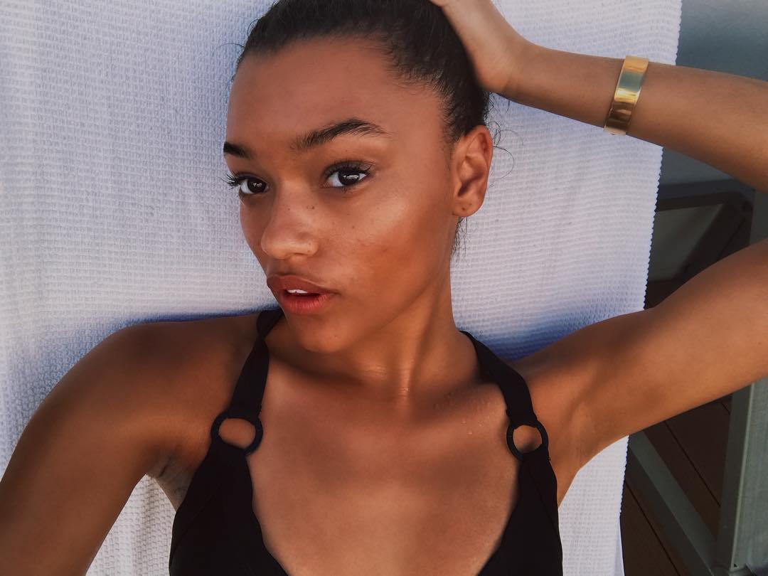 Lameka Fox taking a selfie