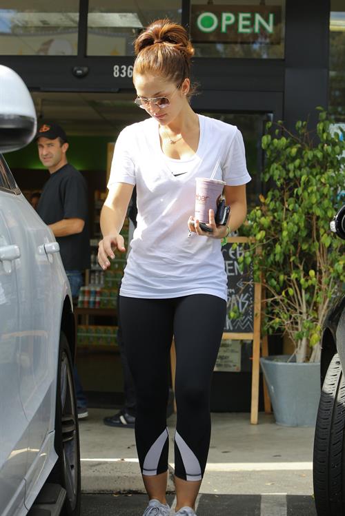 Minka Kelly at Earthbar in West Hollywood 11/9/12