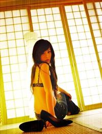 Niu Xiao Fei in lingerie