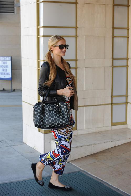 Paris Hilton arrives at Beverly Hills spa September 30, 2013 