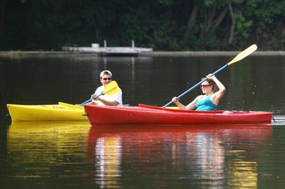 Aimee Teegarden kayaking in Ann Arbor on July 29, 2011 
