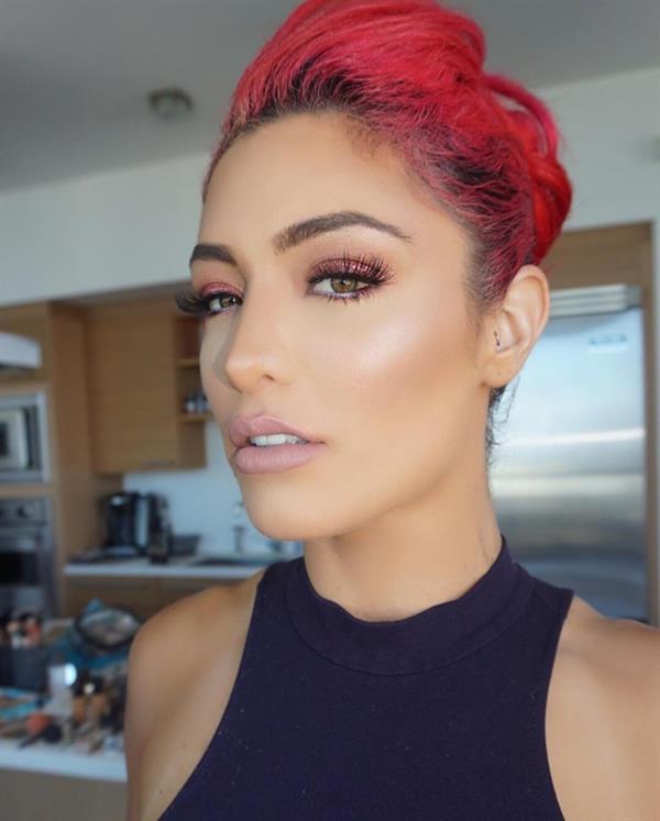 Natalie Eva Marie taking a selfie