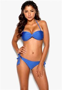 Mariana Fernandes in a bikini