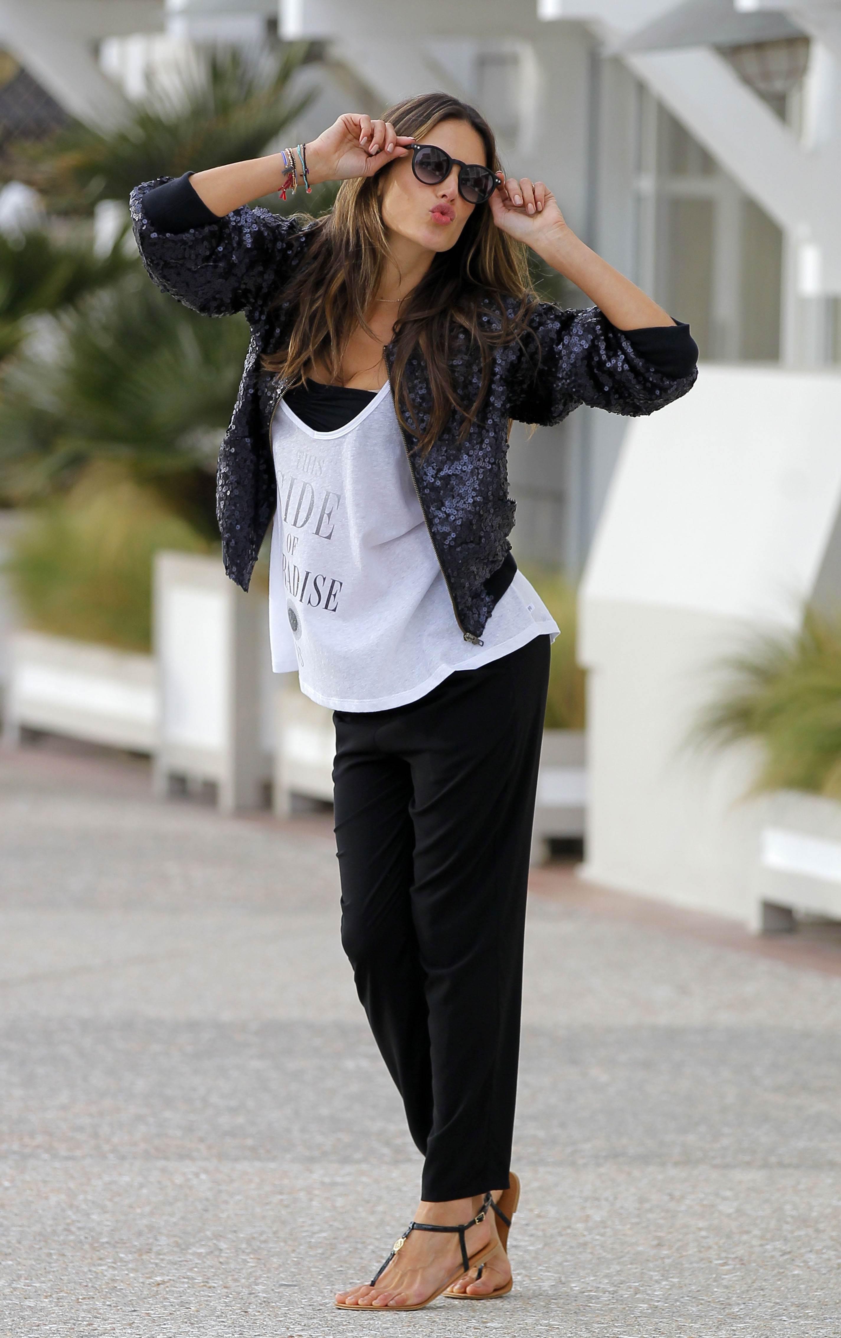 Alessandra Ambrosio Pictures Adriana Lima and Alessandra Ambrosio Photoshoot in Venice beach March 7, 2013