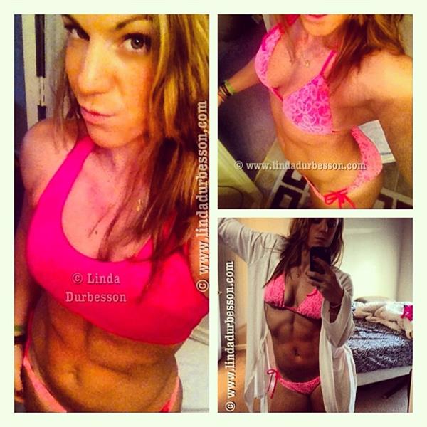 Linda Durbesson in a bikini taking a selfie