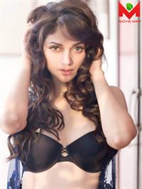 Aditi Rao Hydari in lingerie