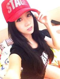 Lin Cai Ti taking a selfie