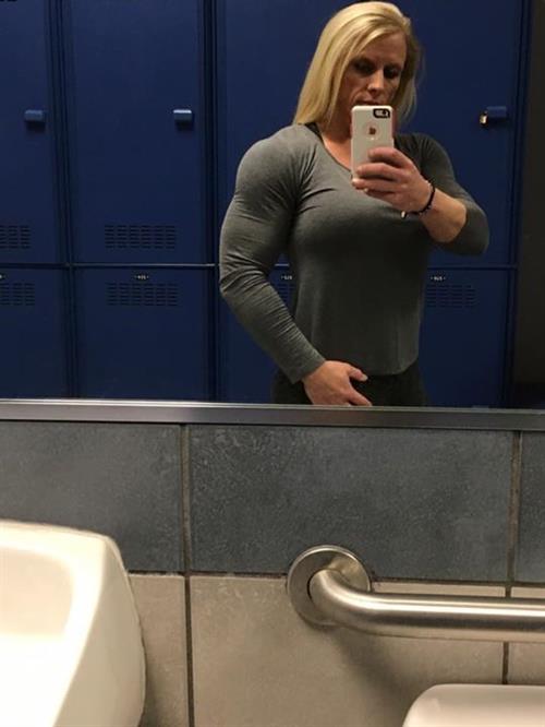 Shannon Rabon taking a selfie