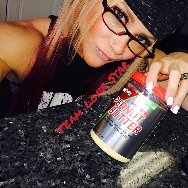 Amanda Michelle Folstad Ptak taking a selfie