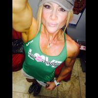 Amanda Michelle Folstad Ptak taking a selfie