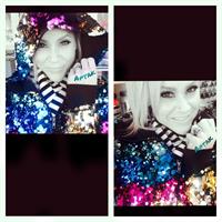 Amanda Michelle Folstad Ptak taking a selfie