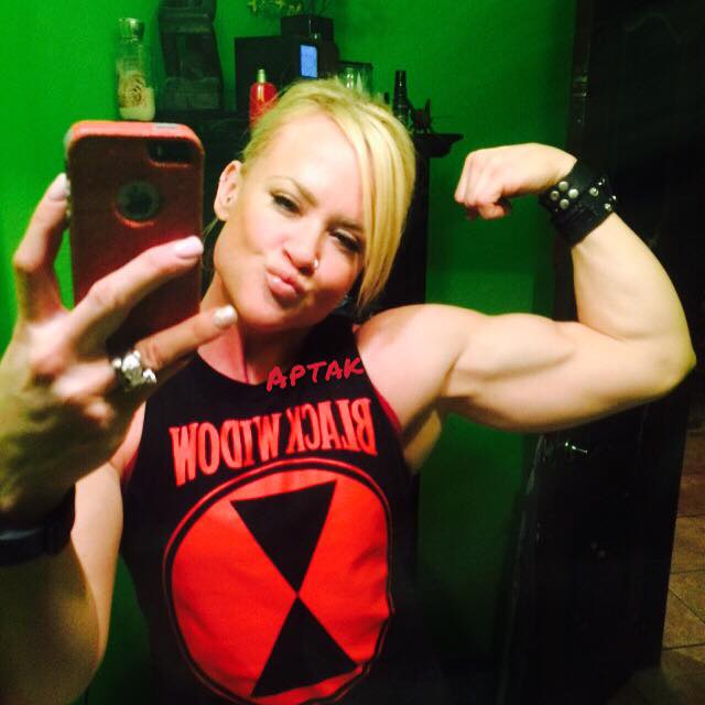 Amanda Michelle Folstad Ptak taking a selfie