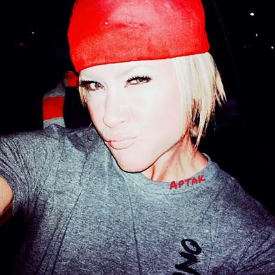 Amanda Michelle Folstad Ptak taking a selfie