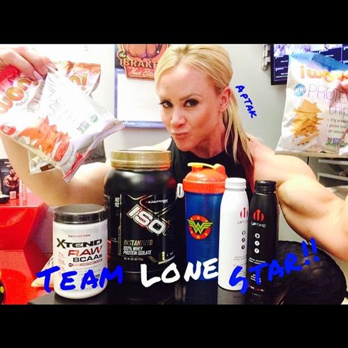 Amanda Michelle Folstad Ptak taking a selfie