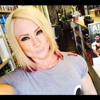 Amanda Michelle Folstad Ptak taking a selfie