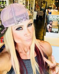 Amanda Michelle Folstad Ptak taking a selfie