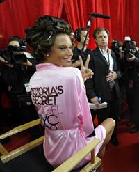 Alessandra Ambrosio backstage Victoria's Secret Fashion Show 2010 