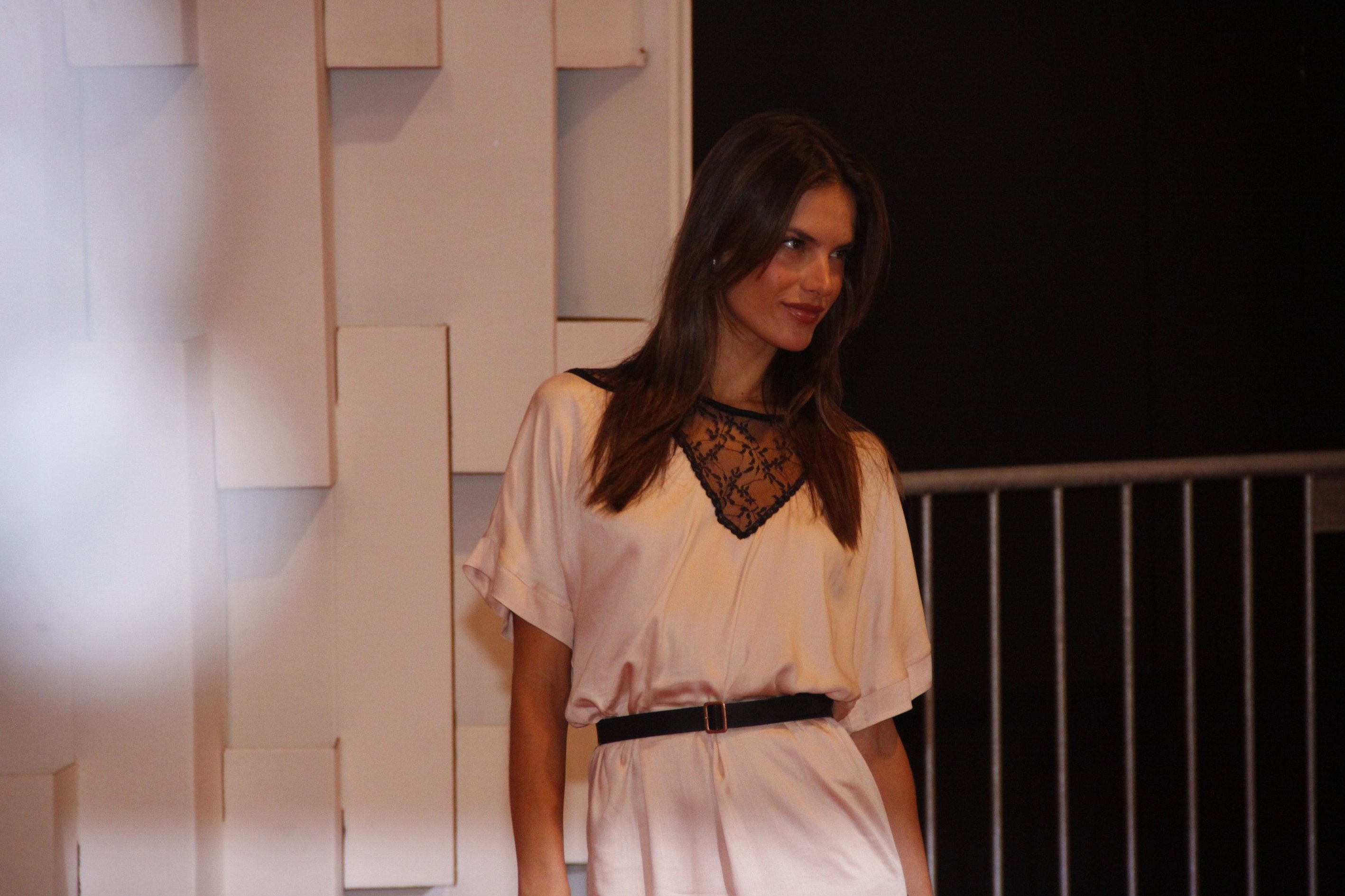 Alessandra Ambrosio Colcci fashion show red carpet January 30, 2011