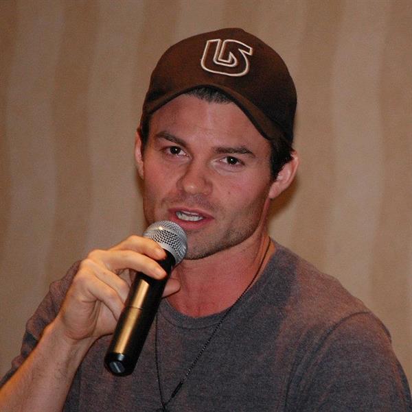 Daniel Gillies