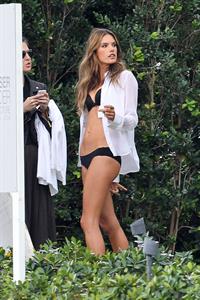 Alessandra Ambrosio Victoria's Secret bikini photoshoot candids, Miami, Jan 30, 2014 